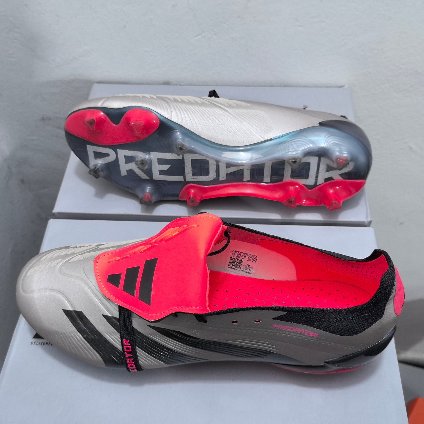 Adidas Prédator Gris / Rouge