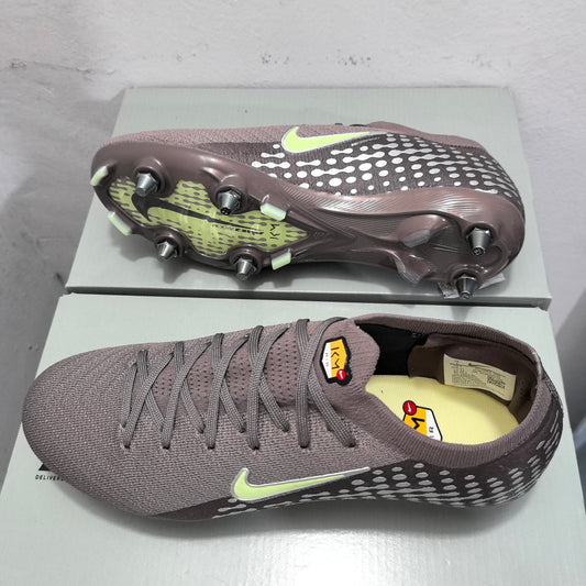 Nike Vapor 16